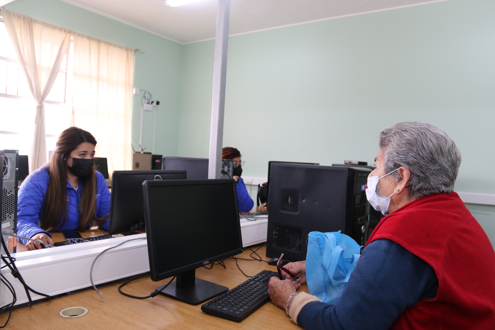 Municipalidad de Iquique retoma apoyo a vecinos y vecinas para postular al IFE Universal