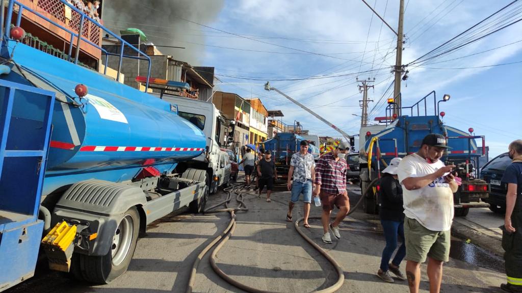 Municipalidad de Iquique habilita albergues para familias de Laguna Verde afectadas por incendio