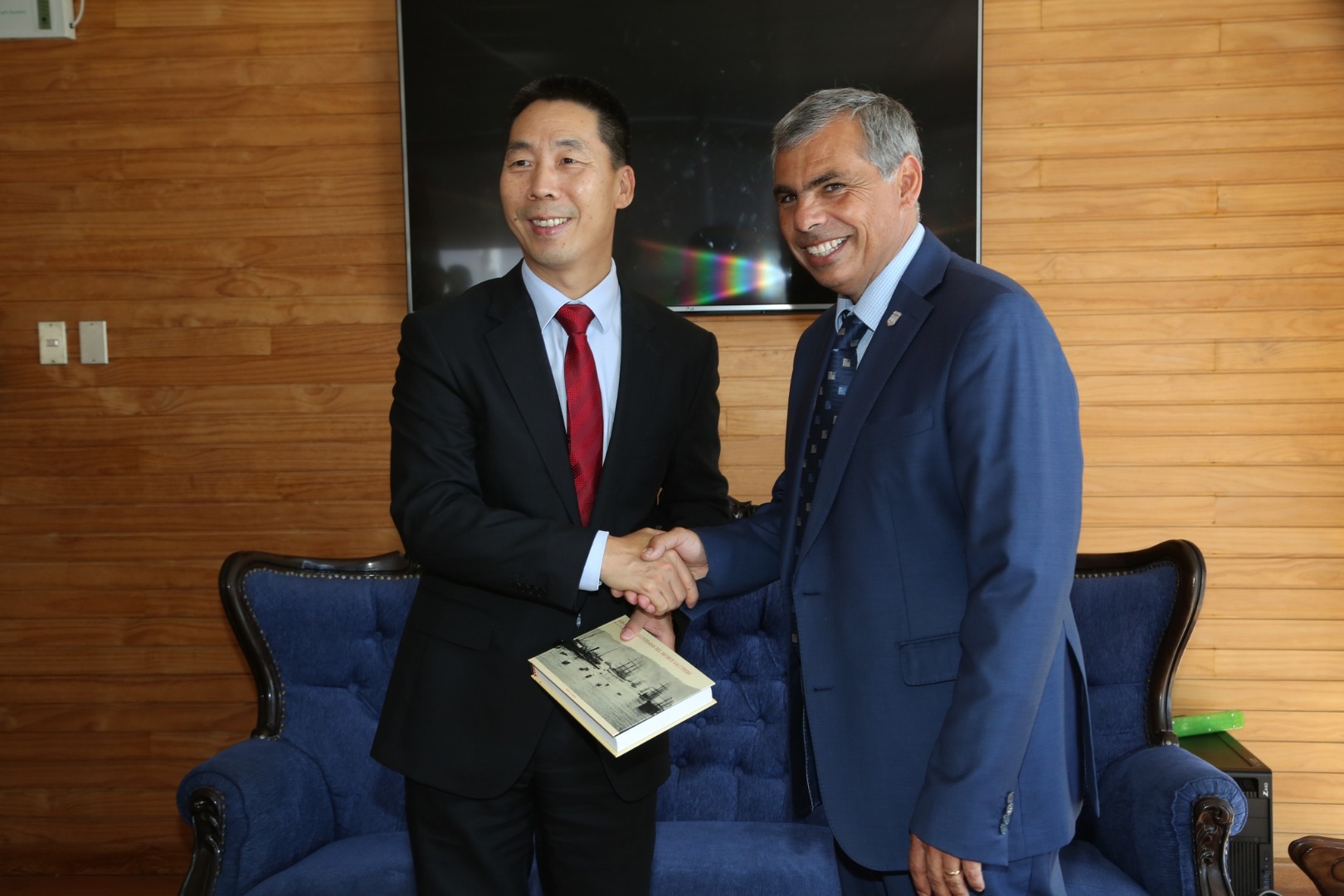 Embajador de China en Chile valora relación histórica de su país con Iquique