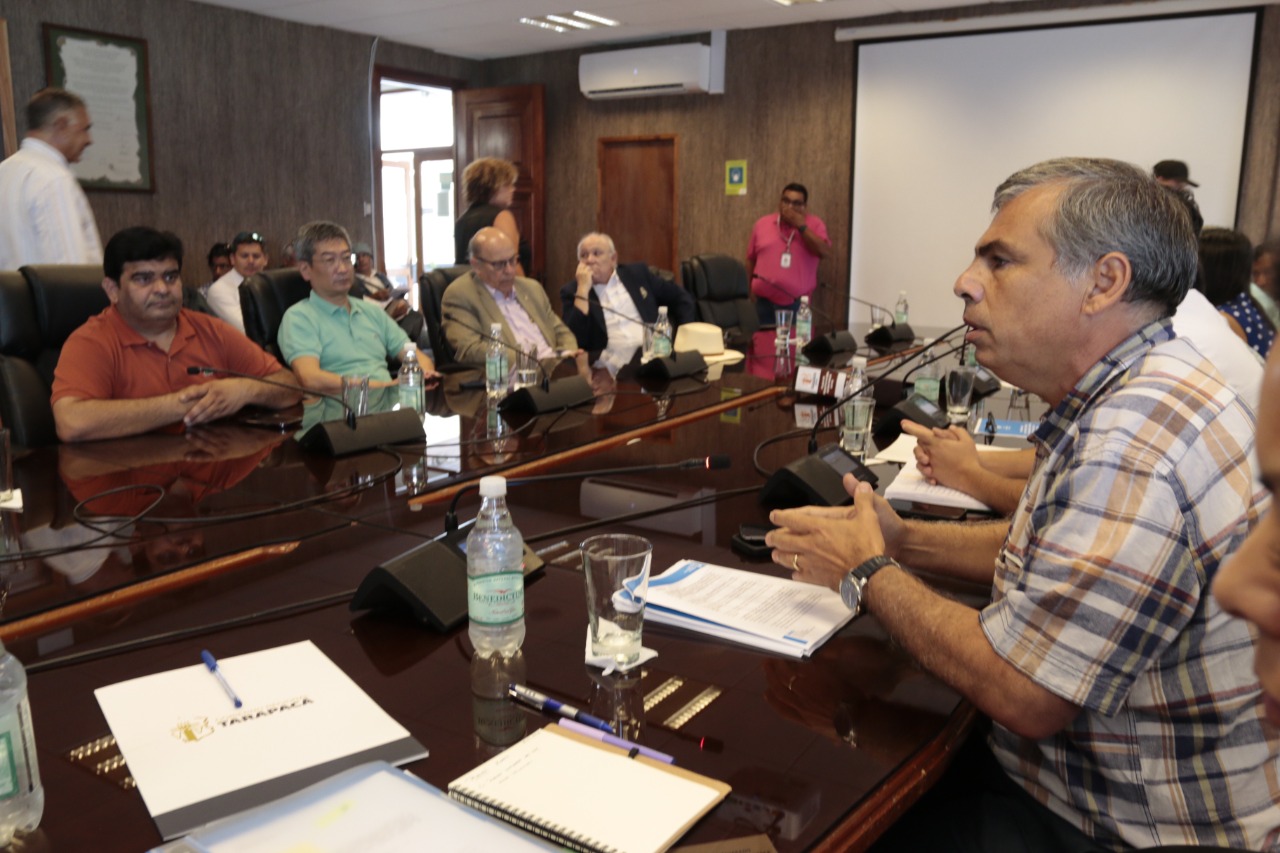 Alcalde Mauricio Soria Macchiavello participó de reunión convocada por el Gore y gremios empresarios de la Zona Franca de Iquique
