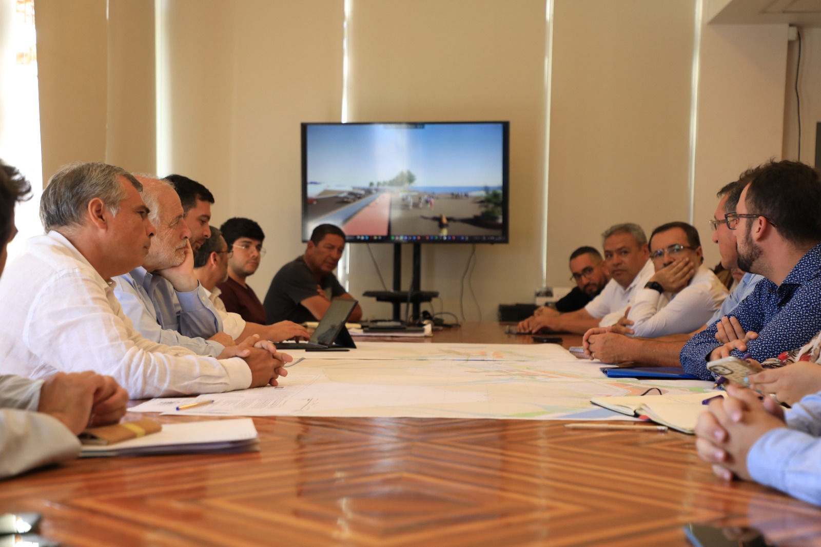 Alcalde Soria y Ministro de Vivienda evalúan avances del proyecto “Nuevo Iquique”
