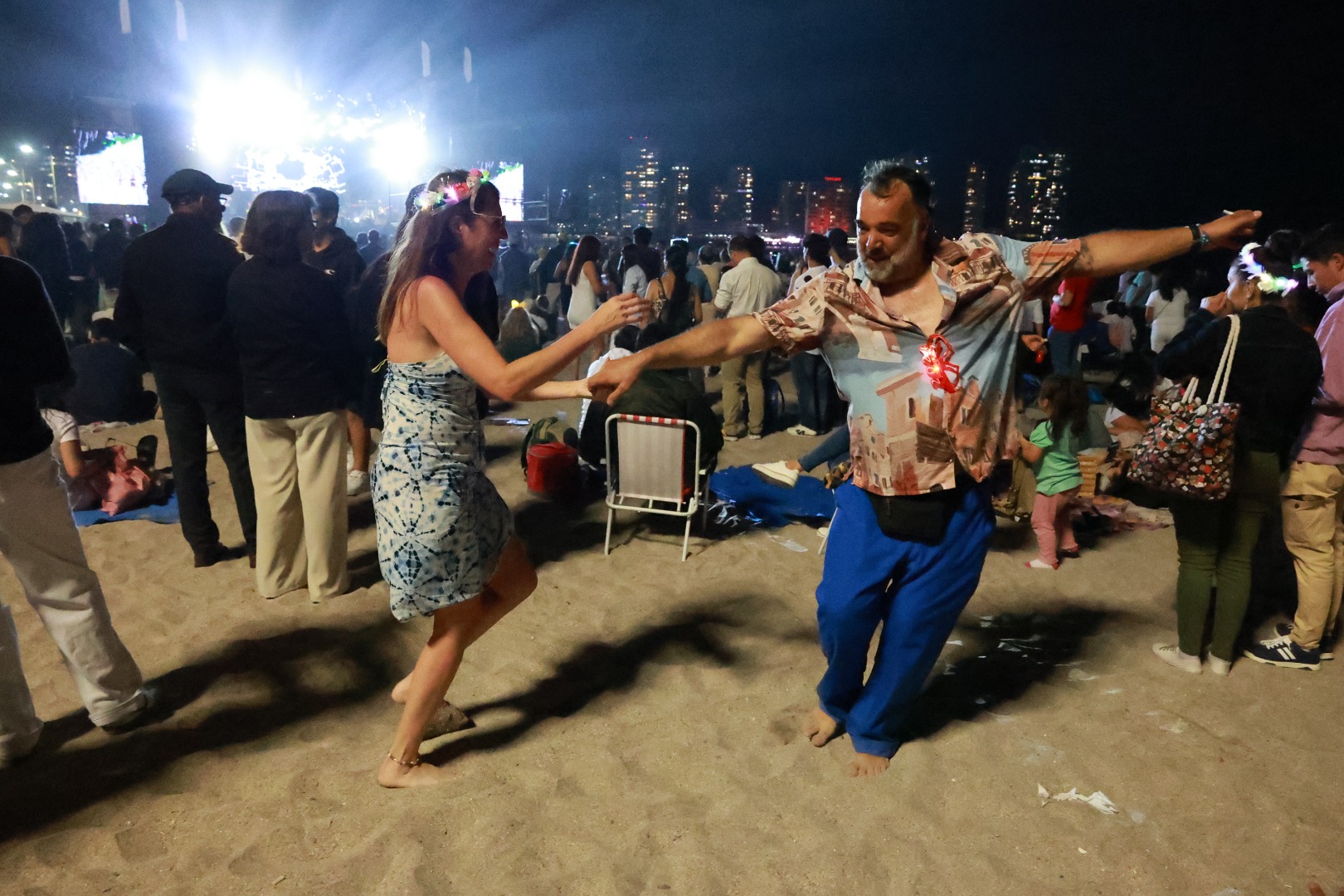 Espectáculo de drones y show musical de IMI convocó a más de 50 mil personas en Playa Cavancha