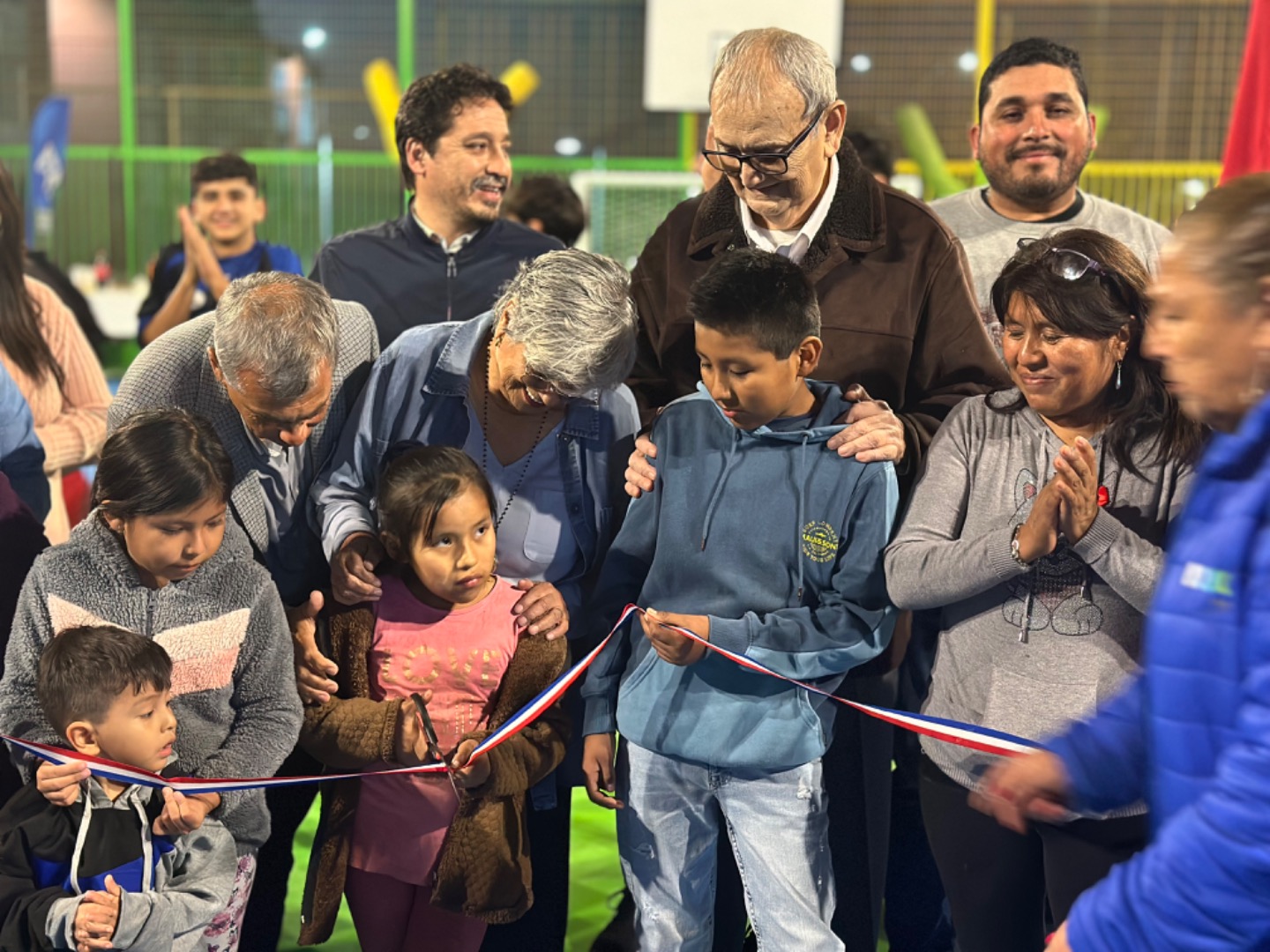 Municipalidad de Iquique entrega obras de mejoramiento en multicancha “Campos de Deportes Sur”