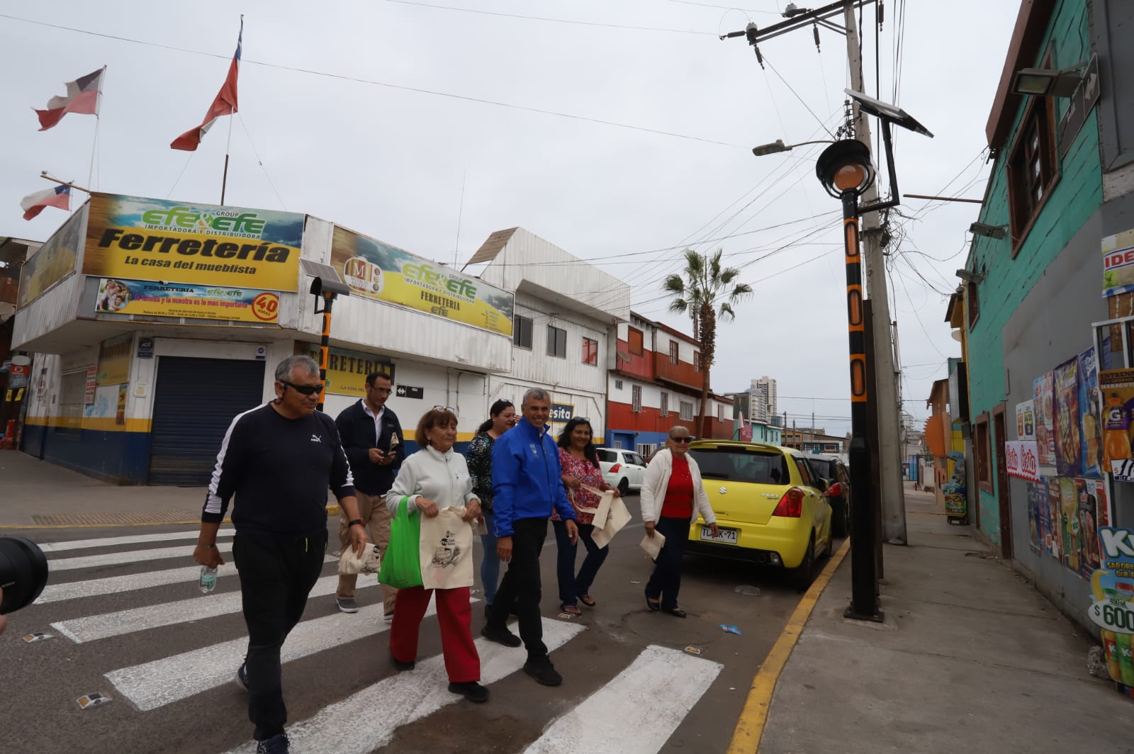 Alcalde Soria entrega balizas peatonales a comunidad de Junta de Vecinos “Cerro La Cruz”