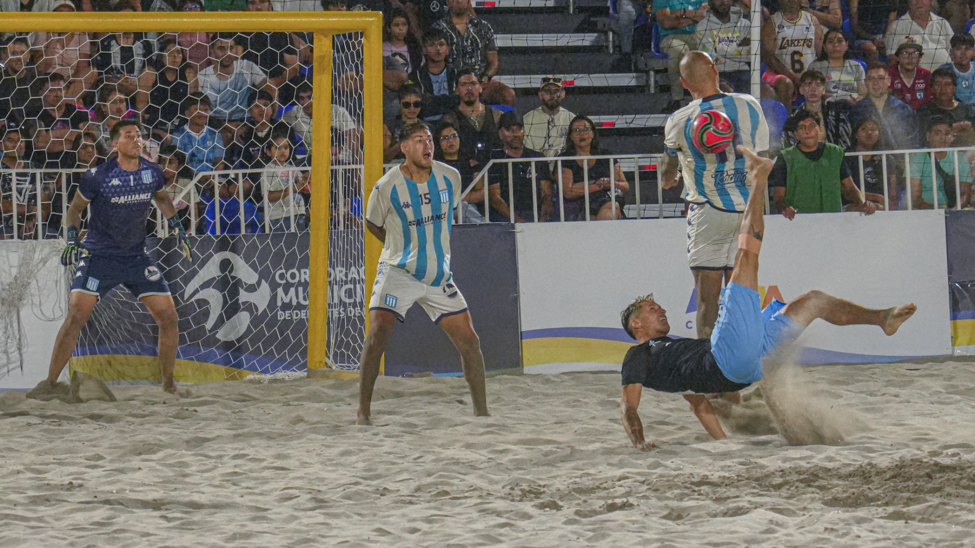 Con garra y corazón Deportes Iquique volvió a ganar en el Cuadrangular Internacional de Fútbol Playa "Copa Collahuasi"