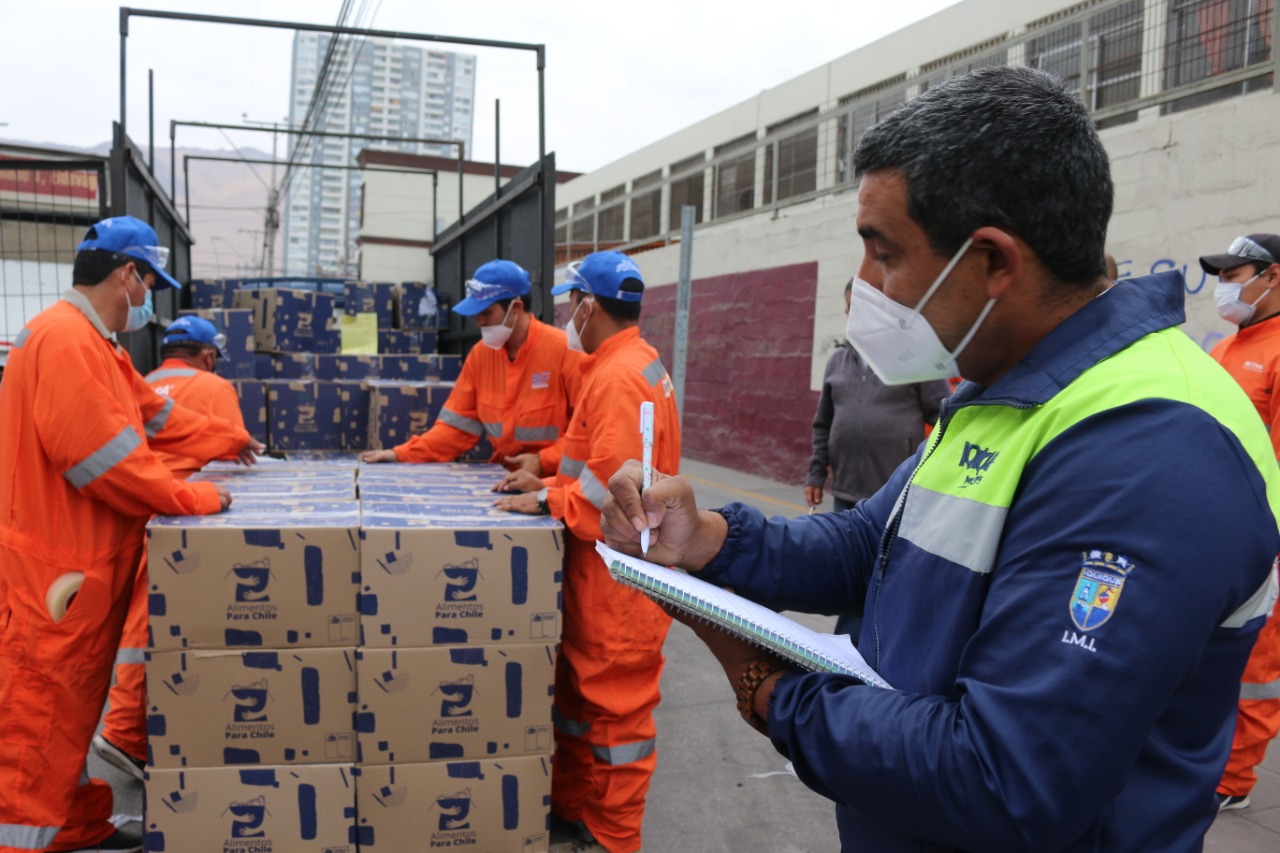 IMI entrega de cajas